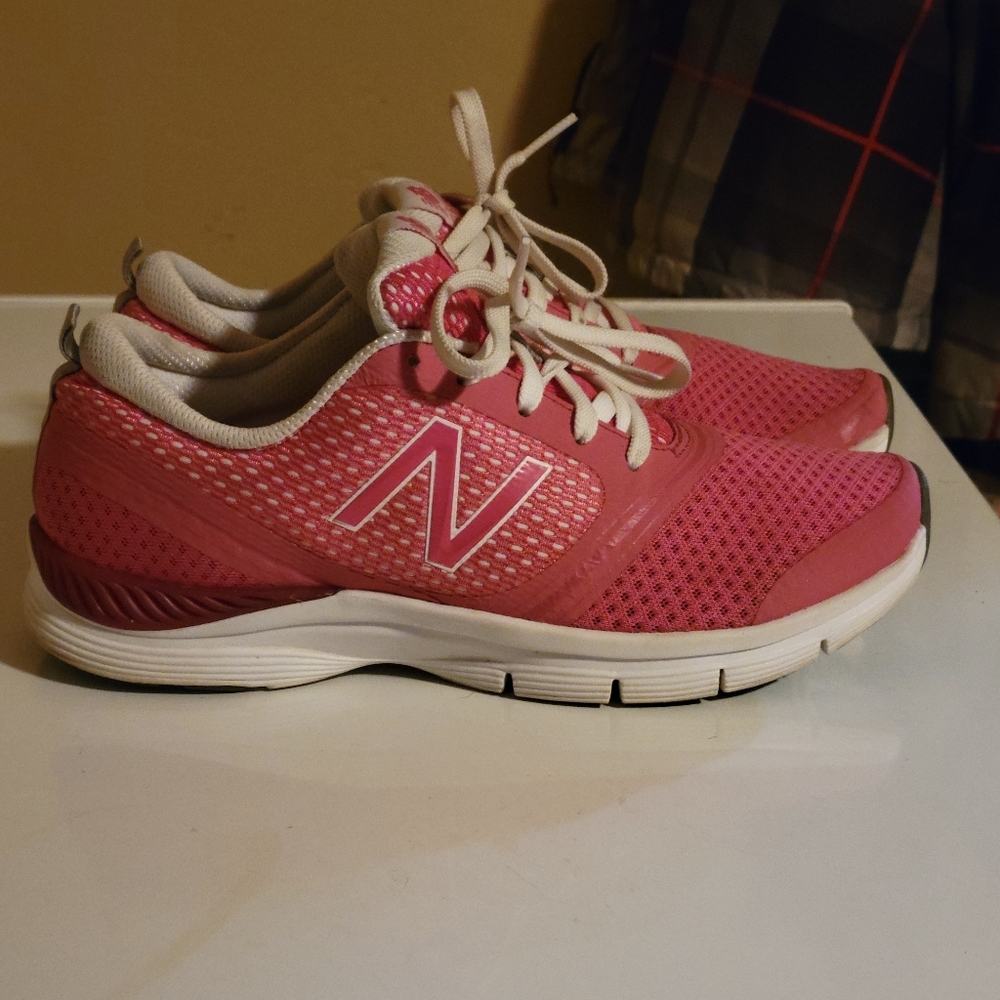 New Balance shoes size 9.5 Clean & Like New!